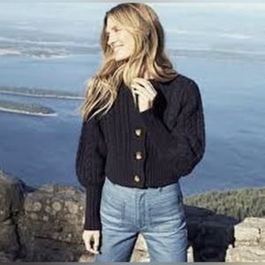 DÔEN Bernadette In navy
SIZING: Small
CONDITION: EUC